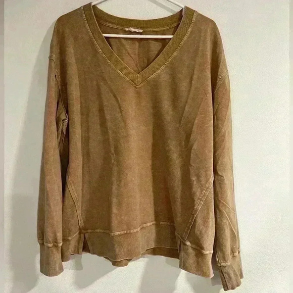 Mustard/golden distressed casual long sleeve size L v neck great condition - Picture 1 of 4